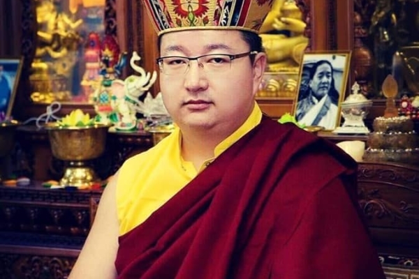 A Prayer for the Swift Return of Kyabje Dudjom Rinpoche by the Gyalwang Karmapa